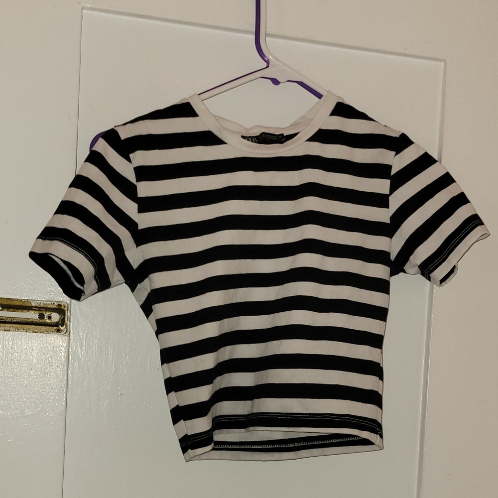 Zara Black and White Striped Cropped T-Shirt